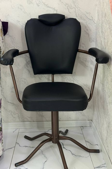 Salon uchun mebellar sotiladi