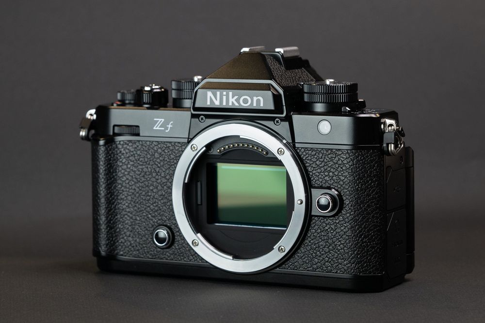 Nikon ZF Fullframe Mirrorless + opt 40mm f2 Fujifilm x-t5 x100VI like