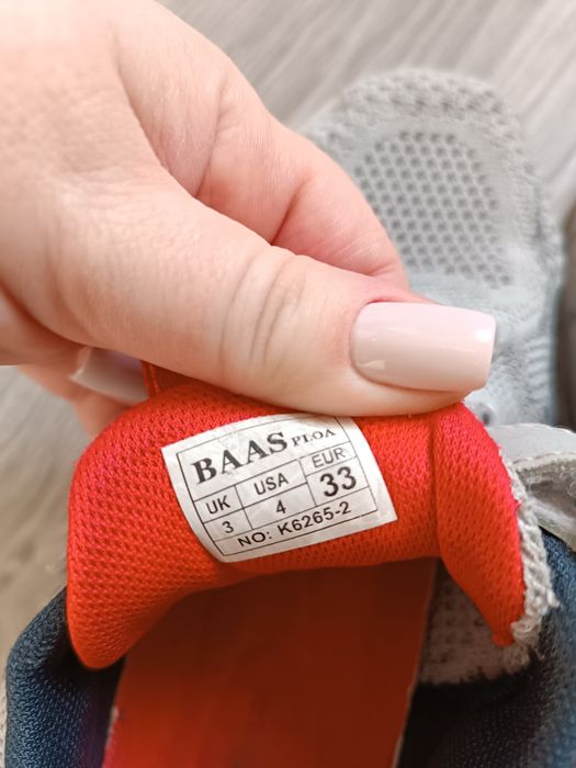 Продам кроссовки на мальчика