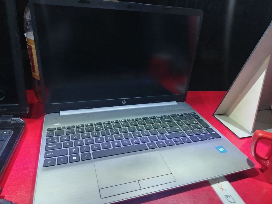 Notebook sotiladi narxi 3 500 mln
