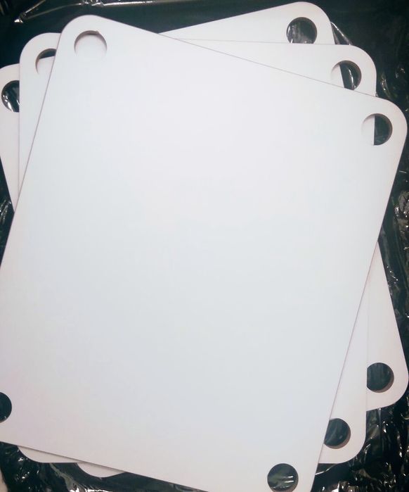 Етажерка с три рафта в бял цвят