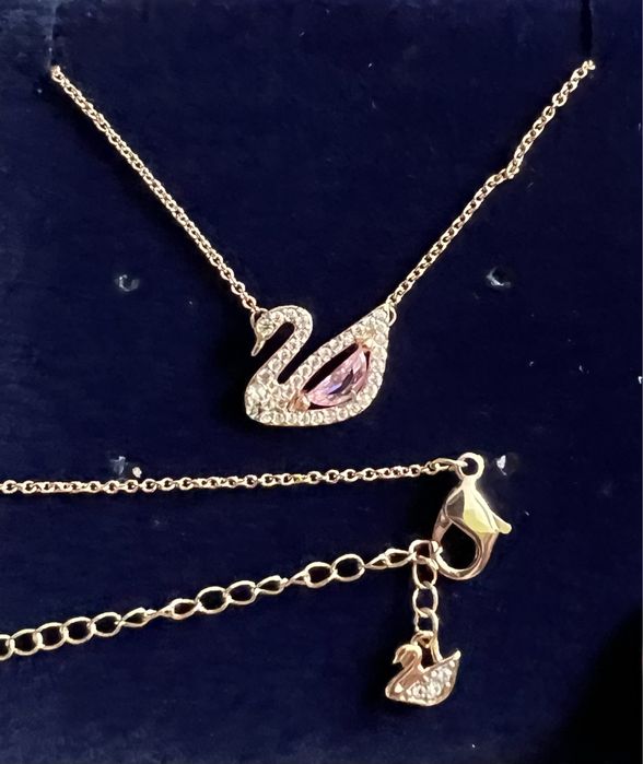 Swarovski necklace Swan, Pink, Rose gold-tone plated / лебед