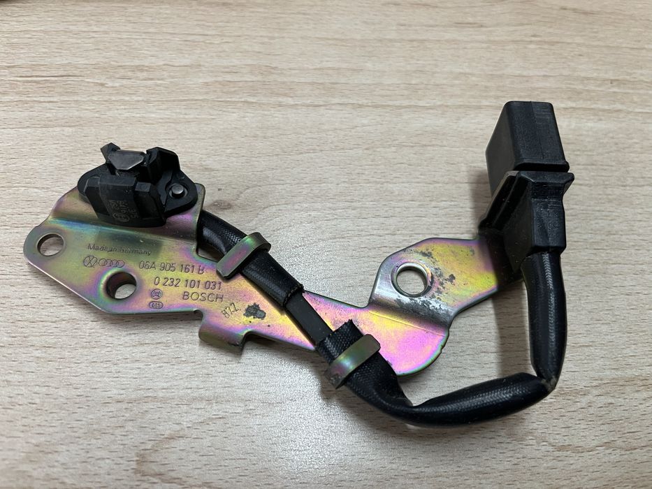 Датчик обороти на Колянов вал Гоф 4 1998 г. 1,6 101 коня