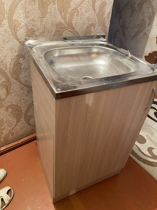 Кухонный шкаф сатылады