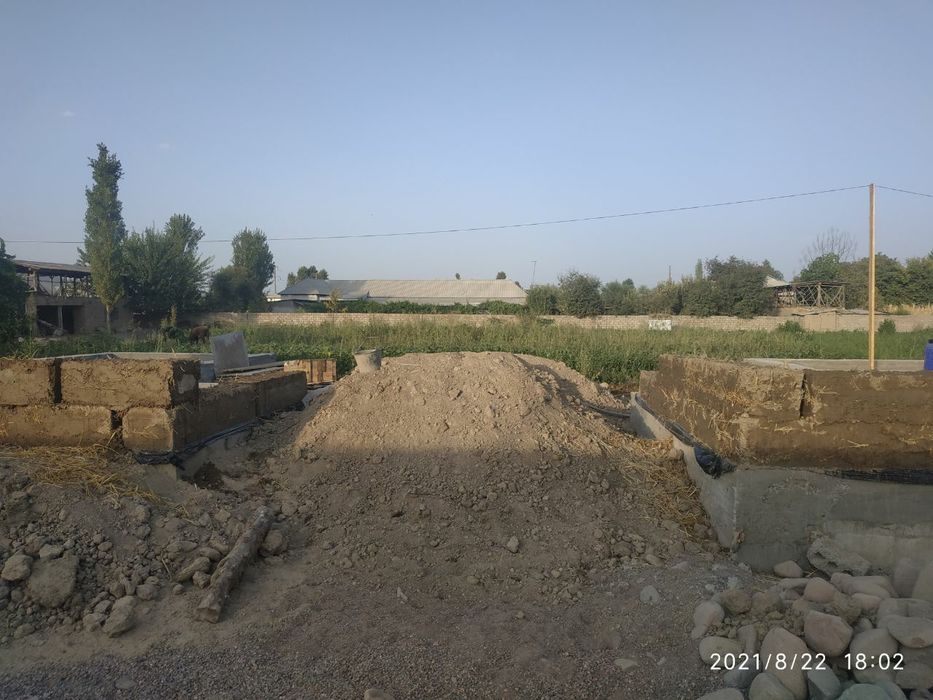 10 сотих ер нурафшон шахар якинида