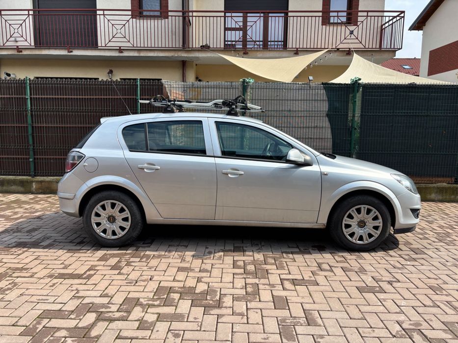 OPEL Astra 2011 — imagine 3