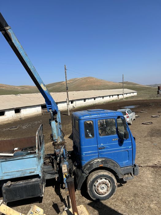 Мерцедец манипулятор 817 8манипуляторы 3т