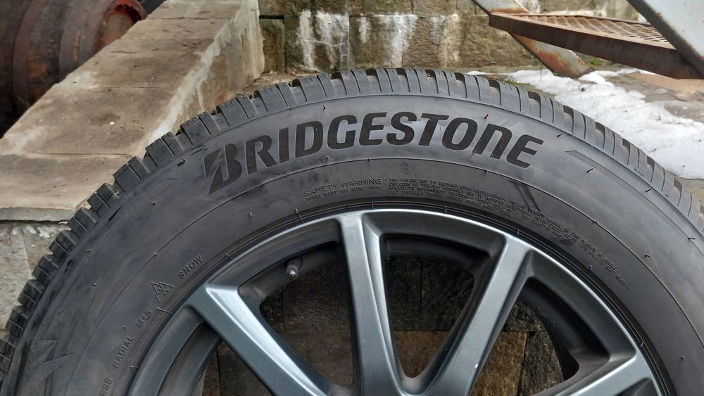 Продавам зимни гуми с джанти за Мерцедес 17