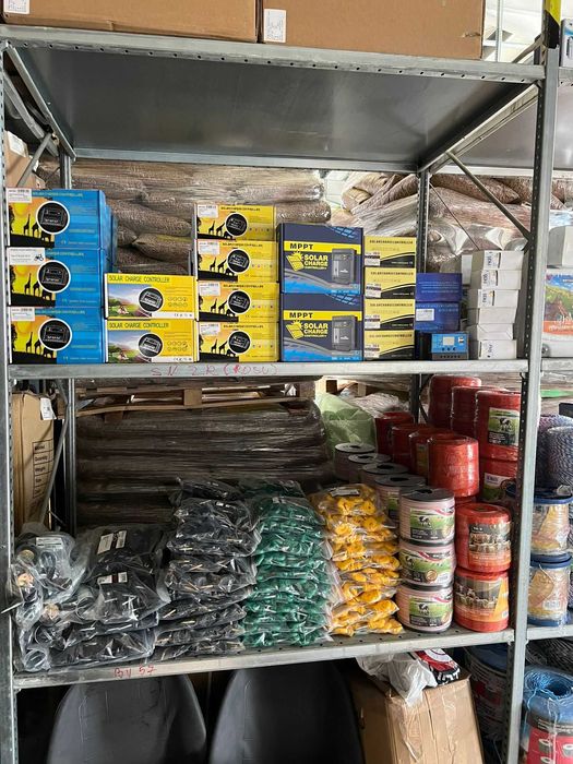 cheie izolatori gard electric aparate pe curent baterie panou solar fotovoltaic rola fir sarma galvanizata maner poarta