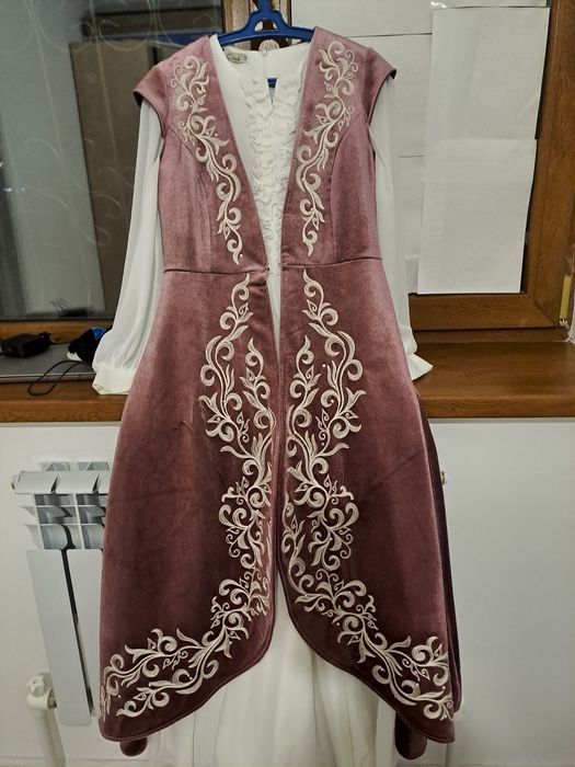 Кажекей пыльная роза