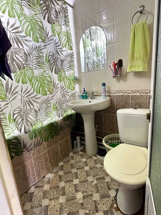 Коракамиш 3 хона сотилади яхши холатда