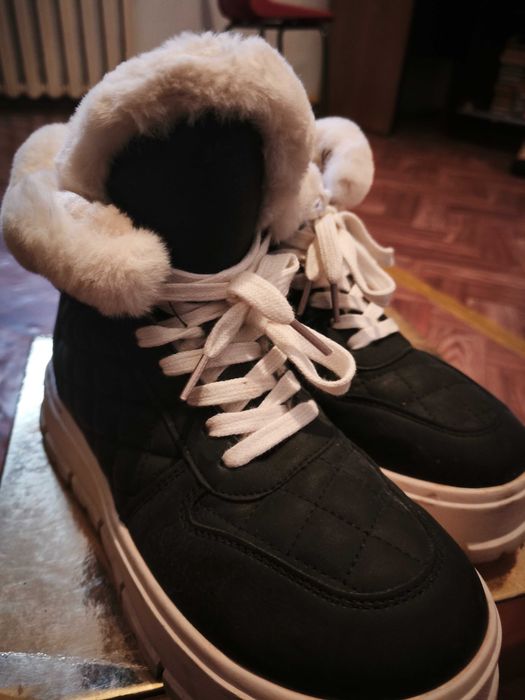 Продаю зимние ботинки
