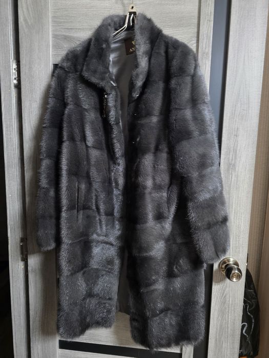 Продам норкову шубу