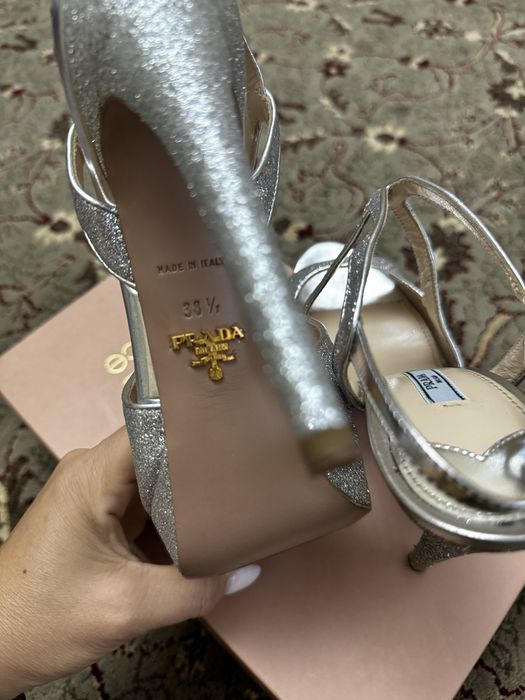 Босоножки от PRADA