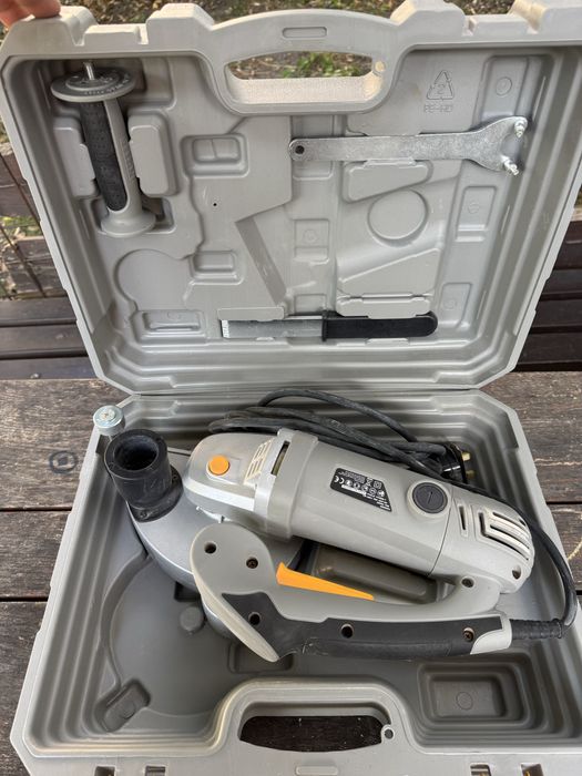 Masina de canelat / facut caneluri