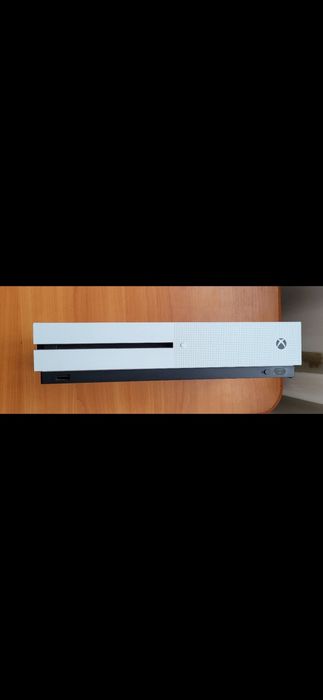 Vând xbox one s.