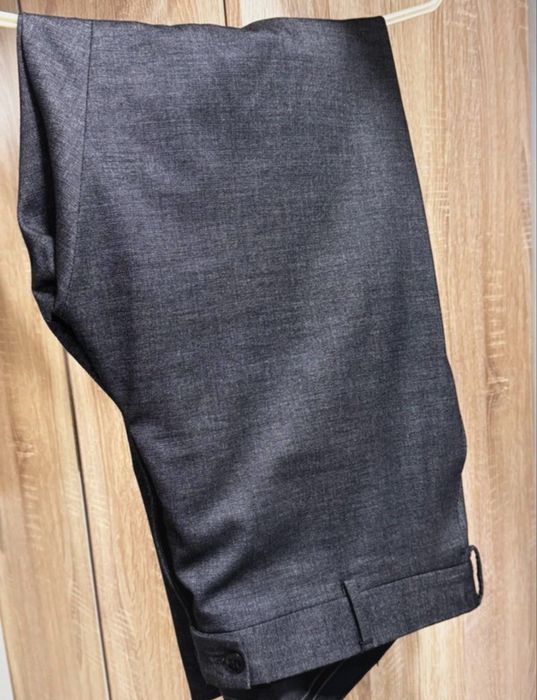 Costum elegant barbati