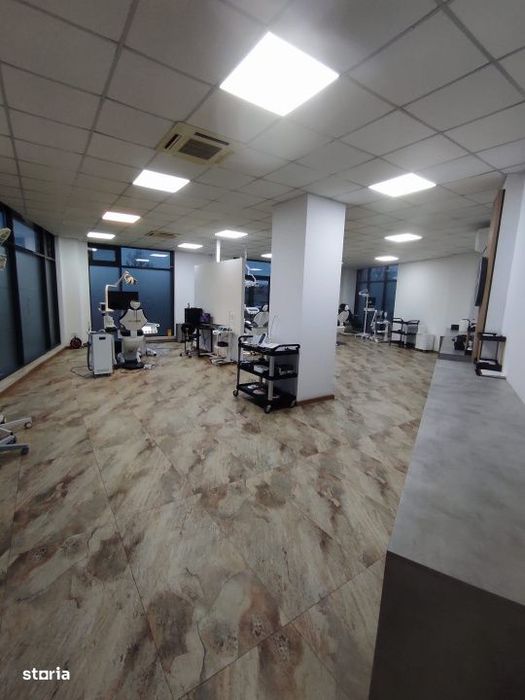 Spatiu comercial parter, 135 mp suprafata utila, Rovine