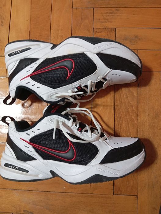 Продавам обувки nike Monarch