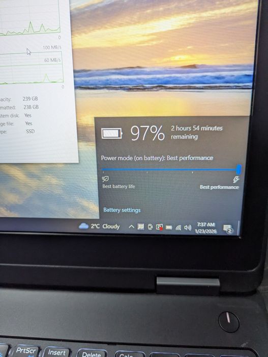 Dell latitude 5570 i5 8gb ram SSD m2 256