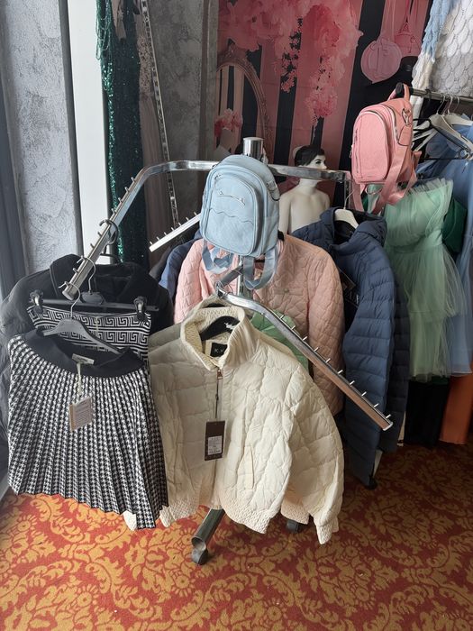 Rafturi/stendere magazin haine