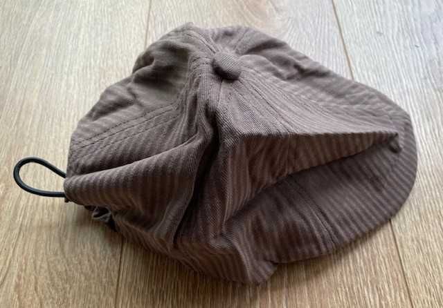 Șapcă tip newsboy/gavroche maro, M (56–58 cm), nouă, elastic la spate