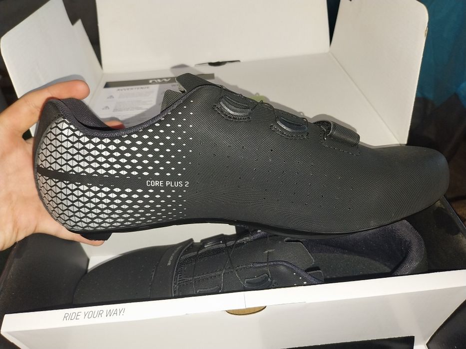 Pantofi de ciclism north West cu etichetă!