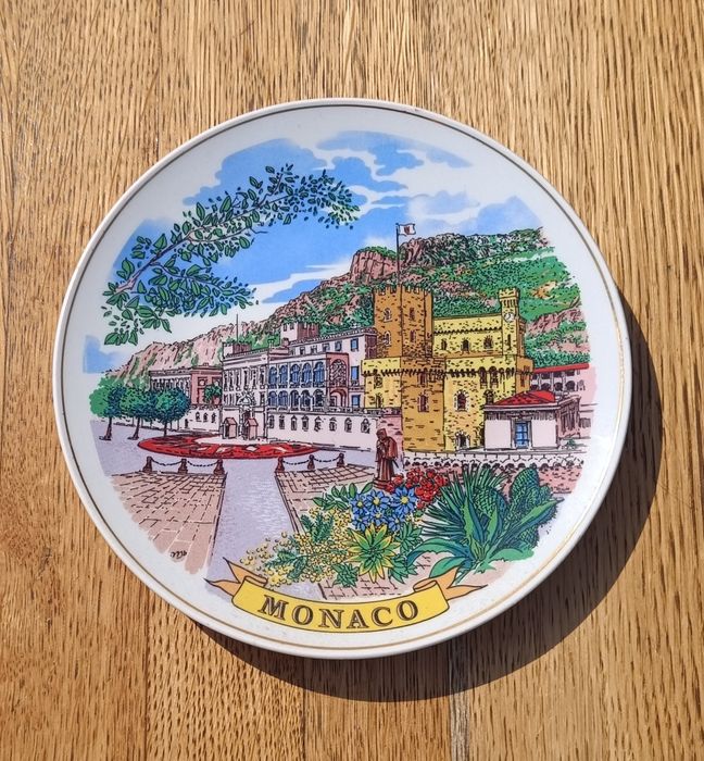 Сувенирные тарелки по 5000