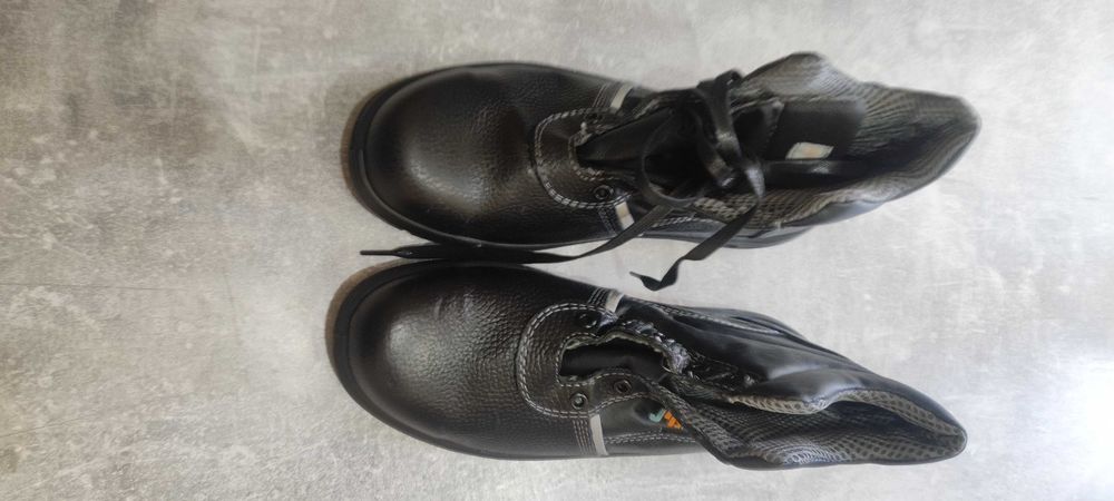 Продам берцы новые