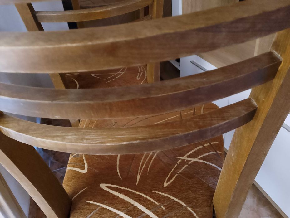 Трапезни столове