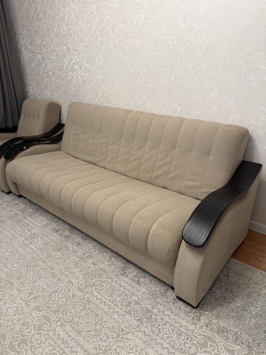 Продам диван и два кресла