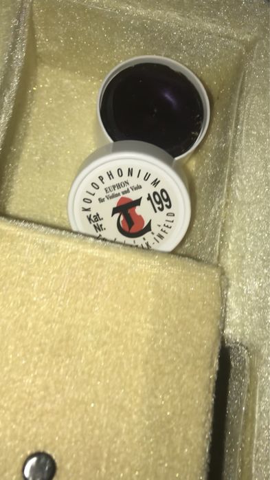 Чисто нова цигулка