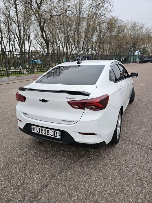 Срочно продается Chevrolet onix Premier 2 Turbo AT PLUS wo C68