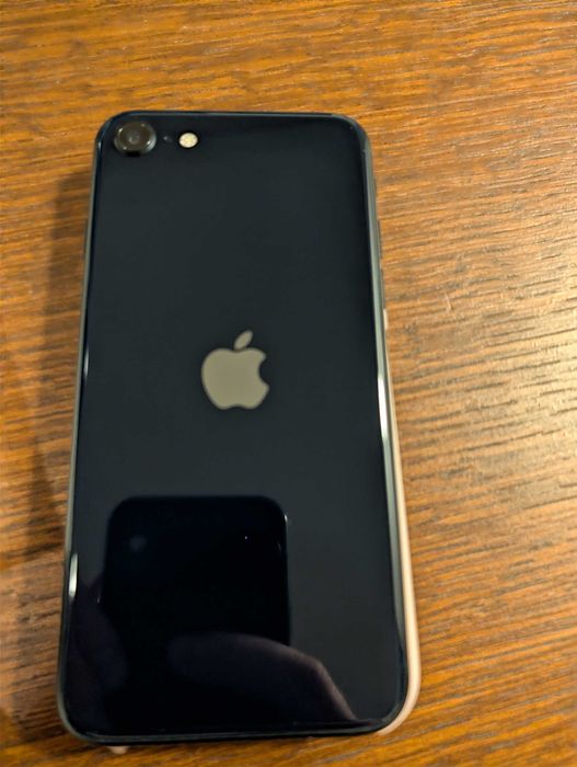 iPhone SE gen 3, 64GB, 5G, Negru, Husa originala + incarcator si folie