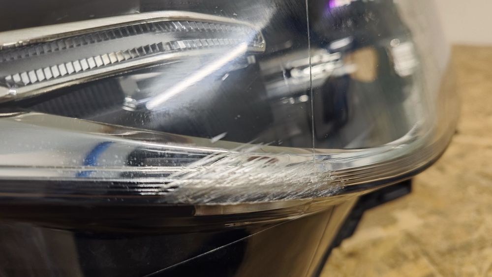 Десен фар от BMW X2 E39 Full LED