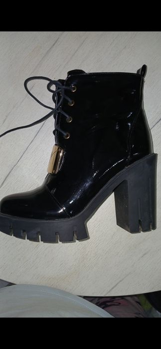 Ботинки лакированые