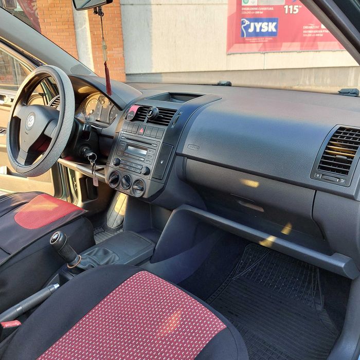 Vand Volkswagen polo 1.2 Attractive UNIC proprietar