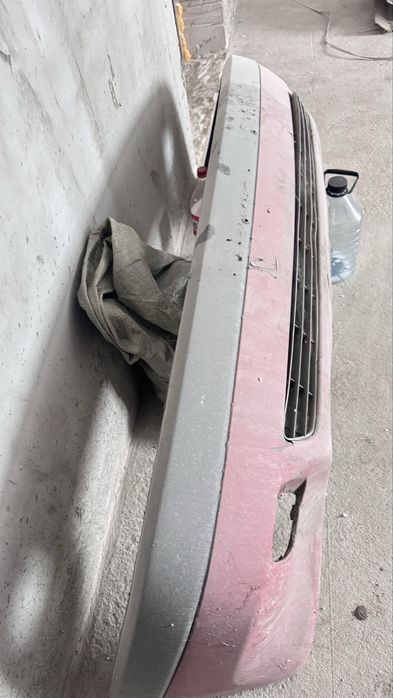 Передний бампер от ауди 80