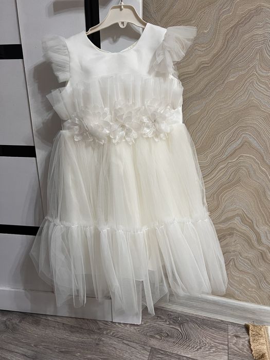 4 жасар қызға арналған көйлектер