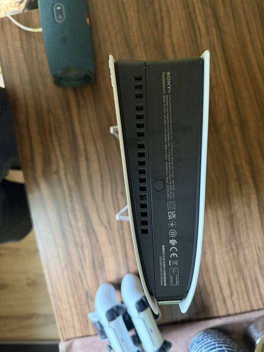 PlayStation 5 | 2 controllers