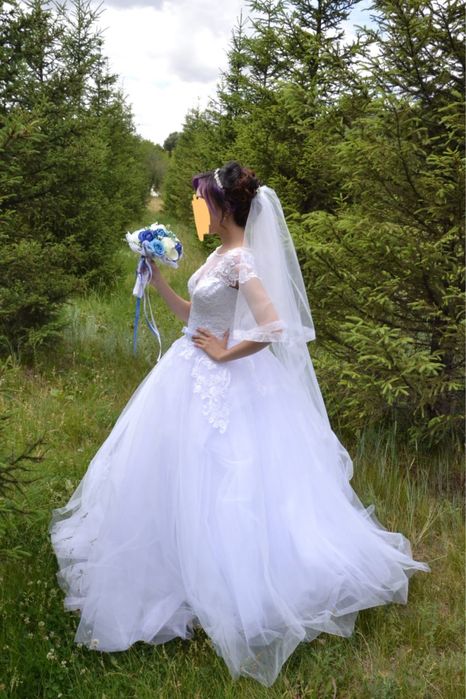 Продам свадебное платье с фатой и подьюбником