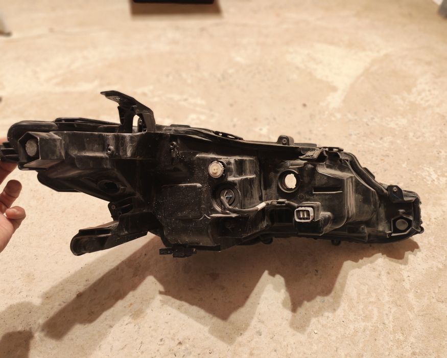 Фара Toyota Camry 70SE американец