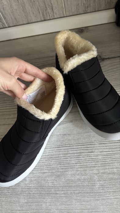 Продам ботинки демисезоные