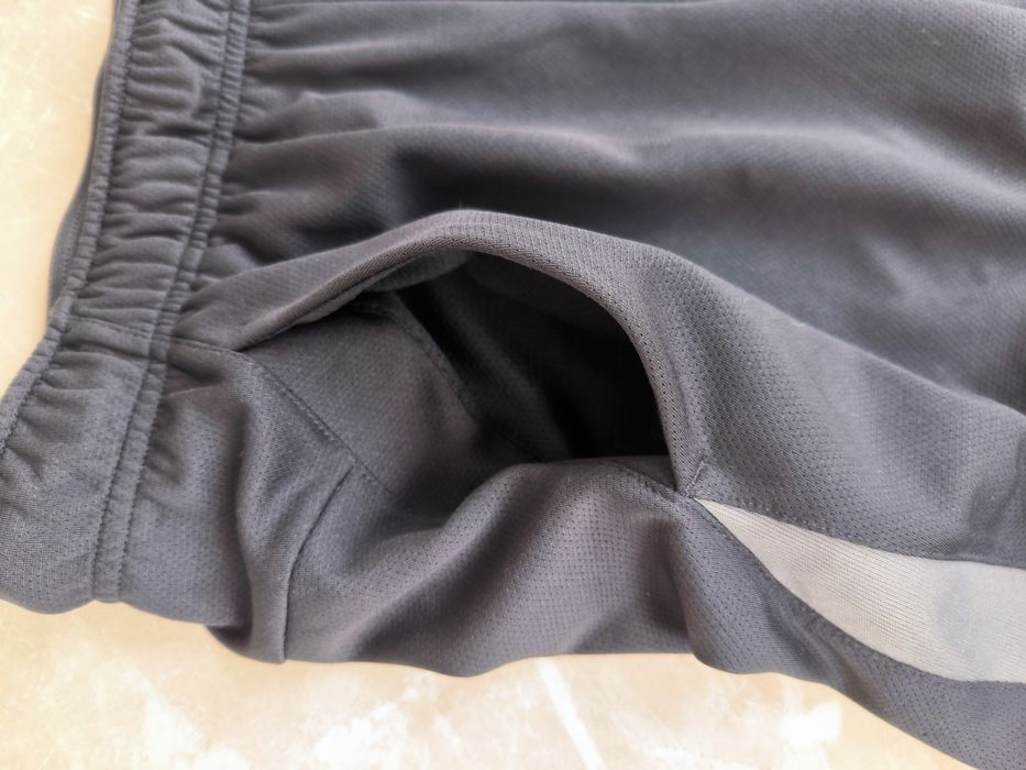 Nike къси панталони S размер