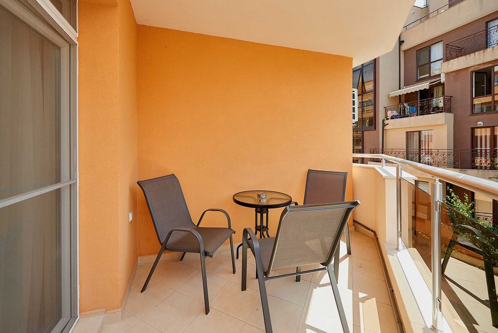 Елегантен многостаен апартамент в топ център на Поморие