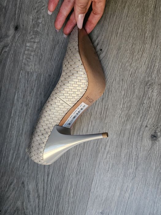 Pantofi eleganti cu toc