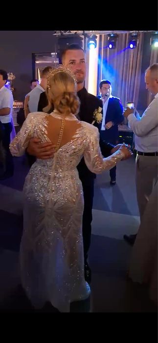 Rochie de mireasă tip sirenă cu trena detașabilă