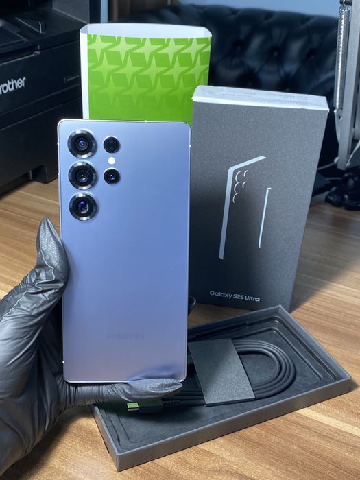 Samsung Galaxy s25 ultra • 256 GB • Titanium Silverblue