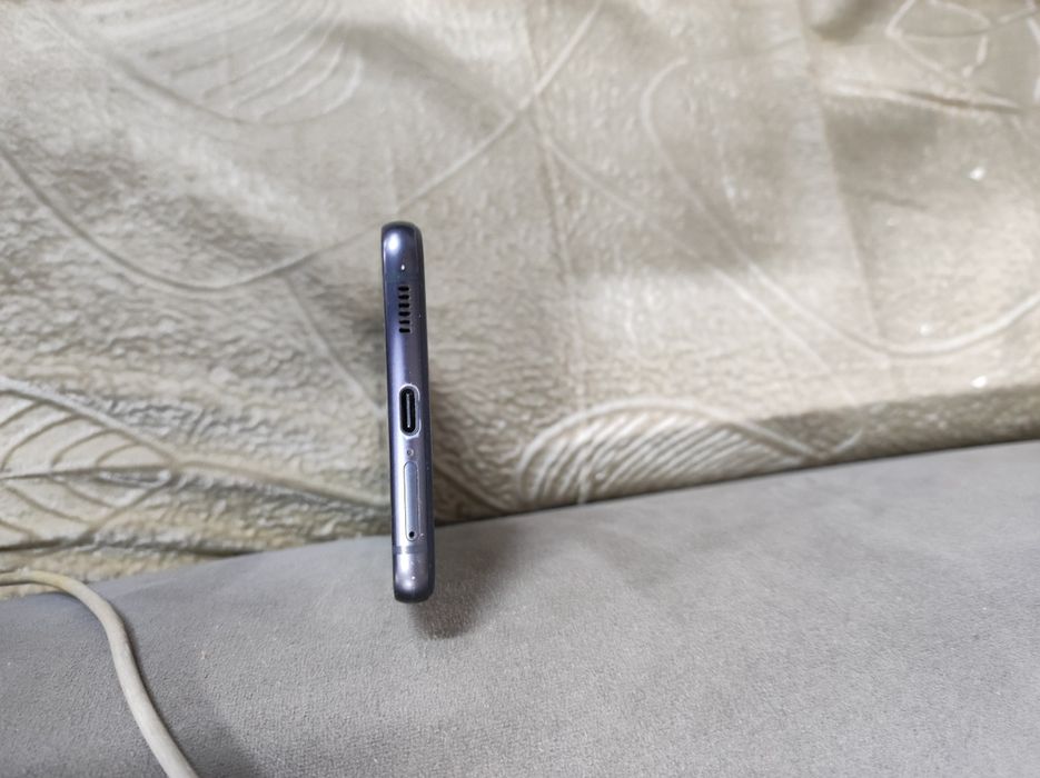 Продам Samsung s21 fe