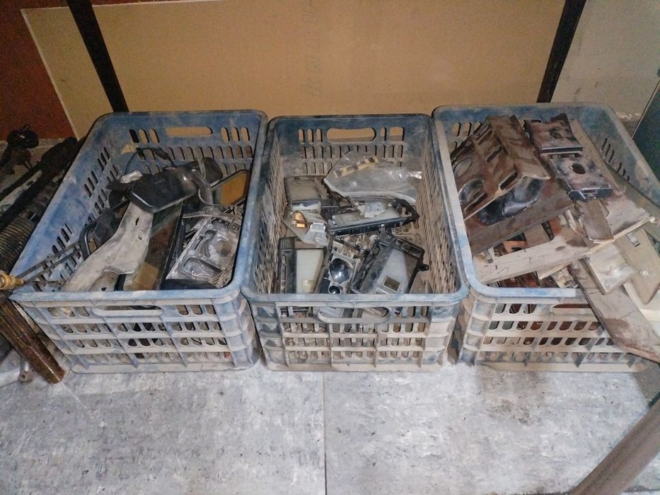 Запчасти для Мерседес 124